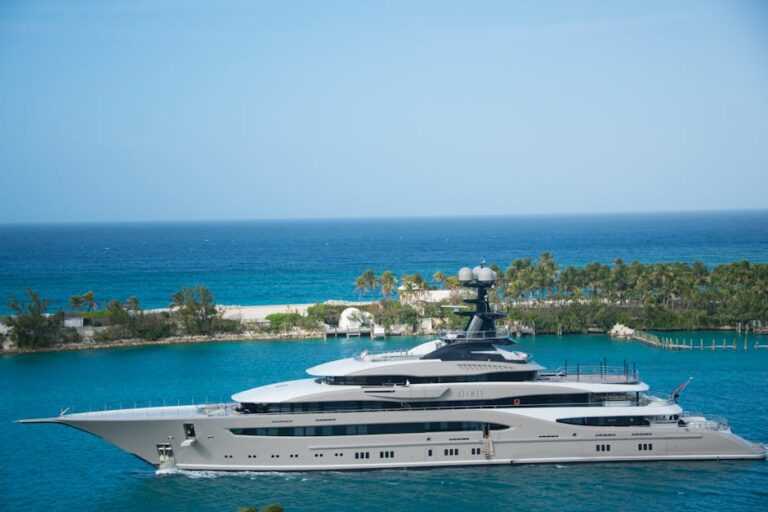 bahamas yacht trips